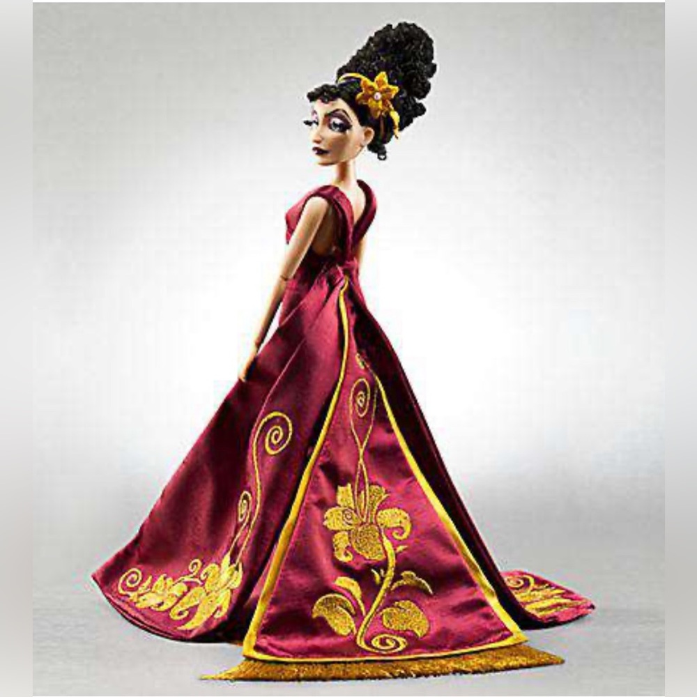 Disney Store Villains Designer Collection Mother Gothel Doll [Trendy Terror]